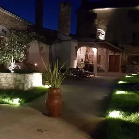 In 33579 דירה פולה